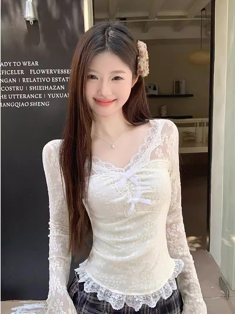 Resin Vat - Pure Desire T-Shirt mit Spitzenbesatz und